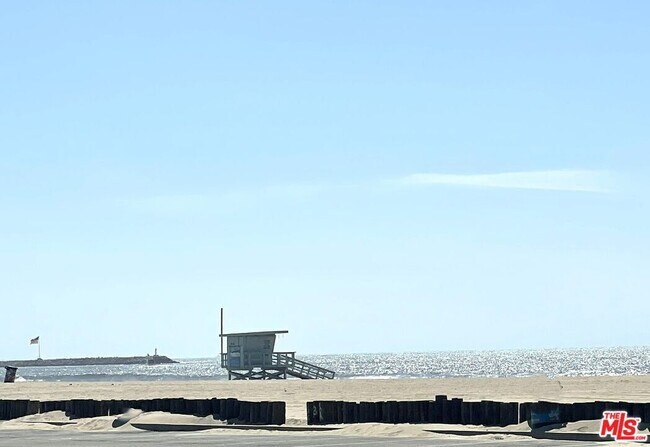 23 Buccaneer St in Los Angeles, CA - Building Photo - Building Photo