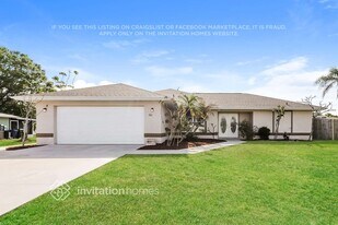 961 Nantucket Rd in Venice, FL - Building Photo