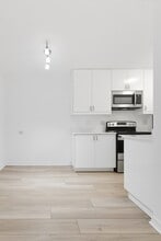 821 Douglas Ave in Minneapolis, MN - Building Photo - Building Photo