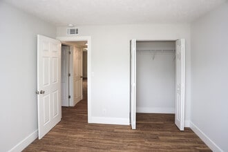 Heritage Apartments in Indianapolis, IN - Building Photo - Interior Photo