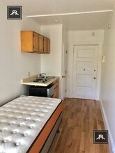 1063 Beacon St in Brookline, MA - Building Photo - Building Photo