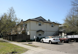 1402 Washington St in Calistoga, CA - Foto de edificio - Other