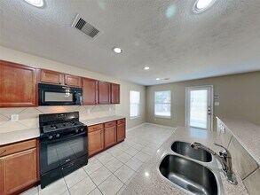 18219 Rexine Ln in Cypress, TX - Foto de edificio - Building Photo