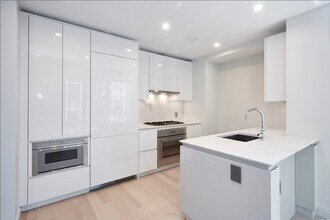 139 Seaport Blvd in Boston, MA - Building Photo - Building Photo
