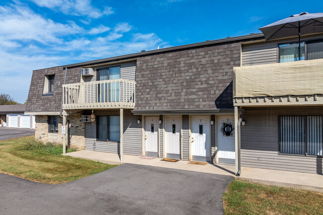 Hemlock Street Apartments in Jackson, WI - Building Photo - Building Photo