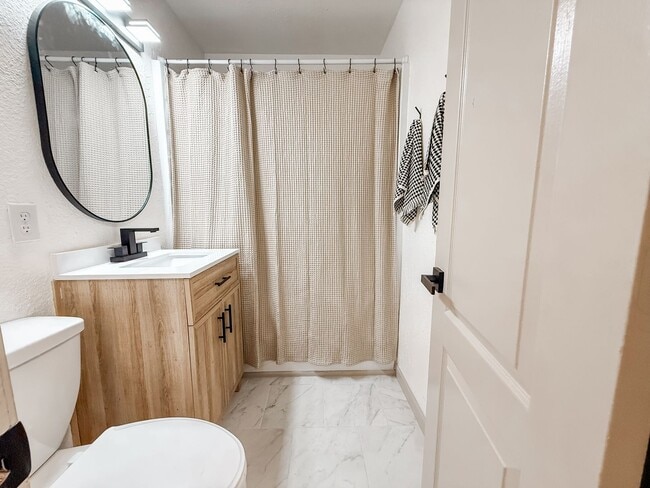 property at 308 E 45th Ct