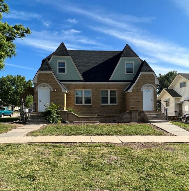 property at 300 E 6th St