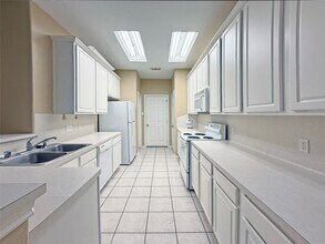 63 Ledgestone Pl in Spring, TX - Foto de edificio - Building Photo