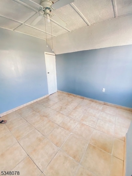 162 Catherine St in Elizabeth, NJ - Building Photo - Building Photo