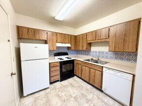 7781 Spouse Dr in Prescott Valley, AZ - Building Photo - Building Photo
