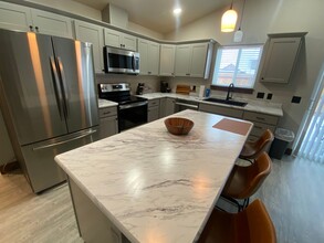 135 One Wy Lp in Hamilton, MT - Building Photo - Building Photo