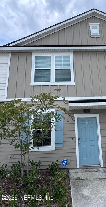 8334 Zenith Cir in Jacksonville, FL - Building Photo