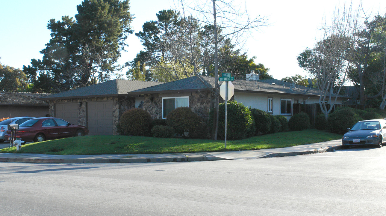 396 S Bernardo Ave in Sunnyvale, CA - Building Photo