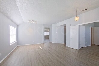 4914 Glenoak Dr in Killeen, TX - Building Photo - Building Photo
