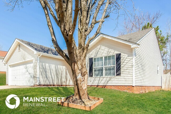 2111 Pleasant Dale Dr in Charlotte, NC - Building Photo - Building Photo