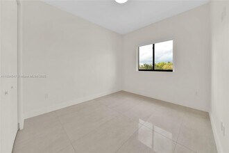 530 SW 11th Ave in Miami, FL - Building Photo - Building Photo