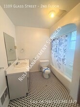 1109 Glass St in White Oak, PA - Building Photo - Building Photo