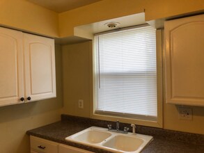 28721 Avondale St in Inkster, MI - Building Photo - Building Photo