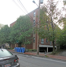 Putnam Manor in Cambridge, MA - Foto de edificio - Building Photo