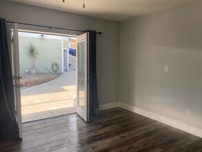 10390 Don Pico Rd in Spring Valley, CA - Foto de edificio - Building Photo