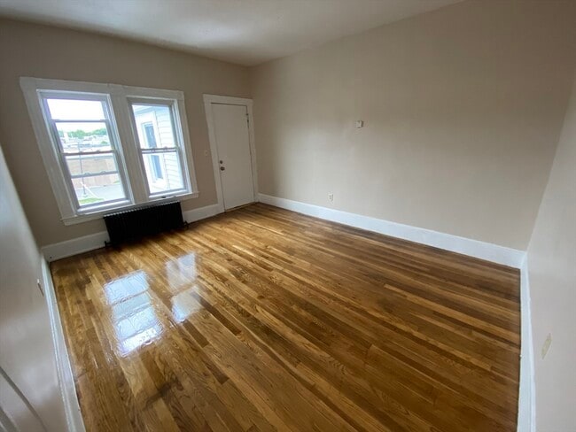 897 N Montello St in Brockton, MA - Building Photo - Building Photo