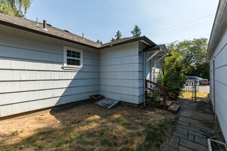 33774 SE Oak St in Scappoose, OR - Building Photo - Building Photo