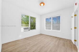 641 10th St in Miami Beach, FL - Building Photo - Building Photo