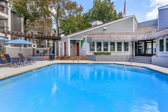 Parc at South Green in Houston, TX - Building Photo - Building Photo