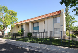 Agua Terrace Apartments in Bakersfield, CA - Building Photo