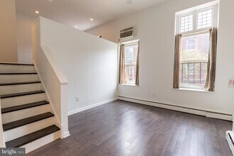 2137 Spruce St-Unit -1 in Philadelphia, PA - Foto de edificio - Building Photo