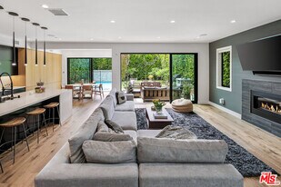 1037 Palms Blvd in Los Angeles, CA - Building Photo