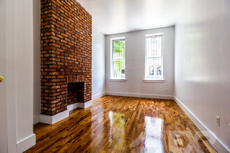 291 Jefferson St in Brooklyn, NY - Building Photo - Building Photo