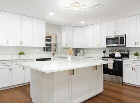 4335 10th Ave S in St. Petersburg, FL - Building Photo