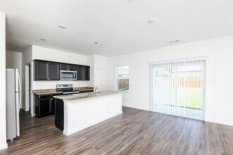 501 Canoe Way in Crowley, TX - Building Photo - Building Photo