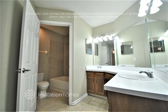 361 Hickory Hollow Dr N in Jacksonville, FL - Foto de edificio - Building Photo