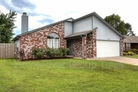 1709 W Fort Worth St