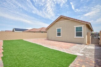 819 Cottonwood Hl Pl in Henderson, NV - Building Photo - Building Photo