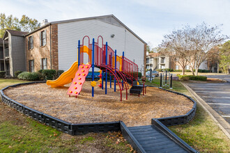 Woodridge Apartments in Jackson, MS - Foto de edificio - Building Photo