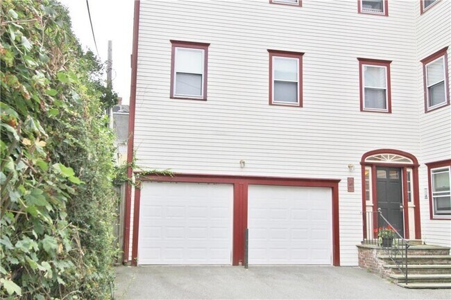 31 1/2 Franklin St in Newport, RI - Building Photo - Building Photo