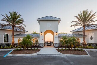 14218 Lanikai Beach Dr in Orlando, FL - Building Photo - Building Photo