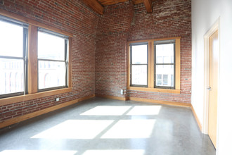 Warehouse 7 Loft Apartments in St. Louis, MO - Foto de edificio - Interior Photo