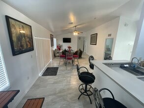 929 Bolivia Dr in Lehigh Acres, FL - Foto de edificio - Building Photo