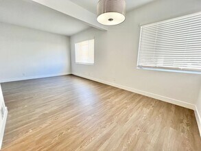 64 63rd Pl in Long Beach, CA - Building Photo - Building Photo