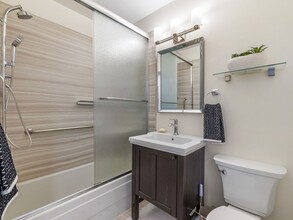 2A Wellington St, Unit 2 in Boston, MA - Building Photo - Building Photo