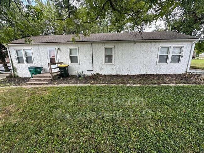 109 W Hale St in Spring Hill, KS - Building Photo - Building Photo