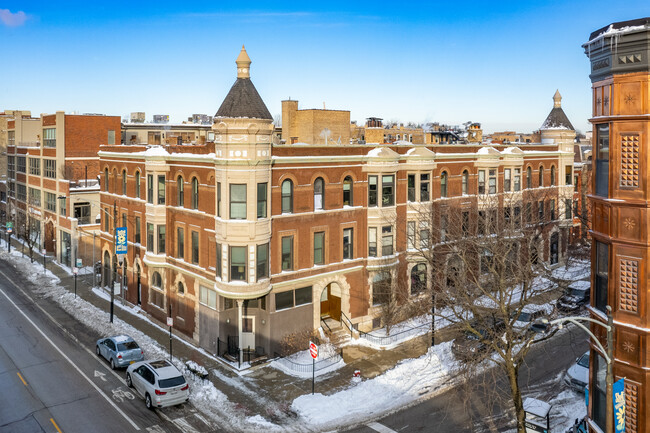 2000-2010 N Clifton Ave in Chicago, IL - Building Photo - Building Photo