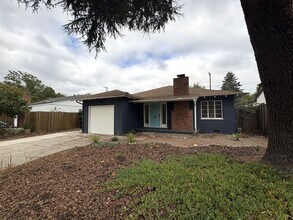 1023 Embarcadero Rd in Palo Alto, CA - Building Photo - Building Photo