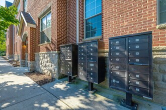 Palmetto Place in Chattanooga, TN - Building Photo - Interior Photo