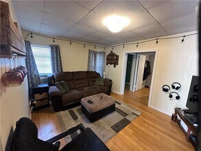 45 Ledward Ave in Westerly, RI - Building Photo - Building Photo