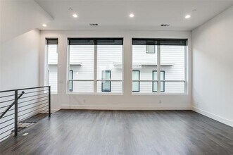 5708 Lindell Ave in Dallas, TX - Building Photo - Building Photo